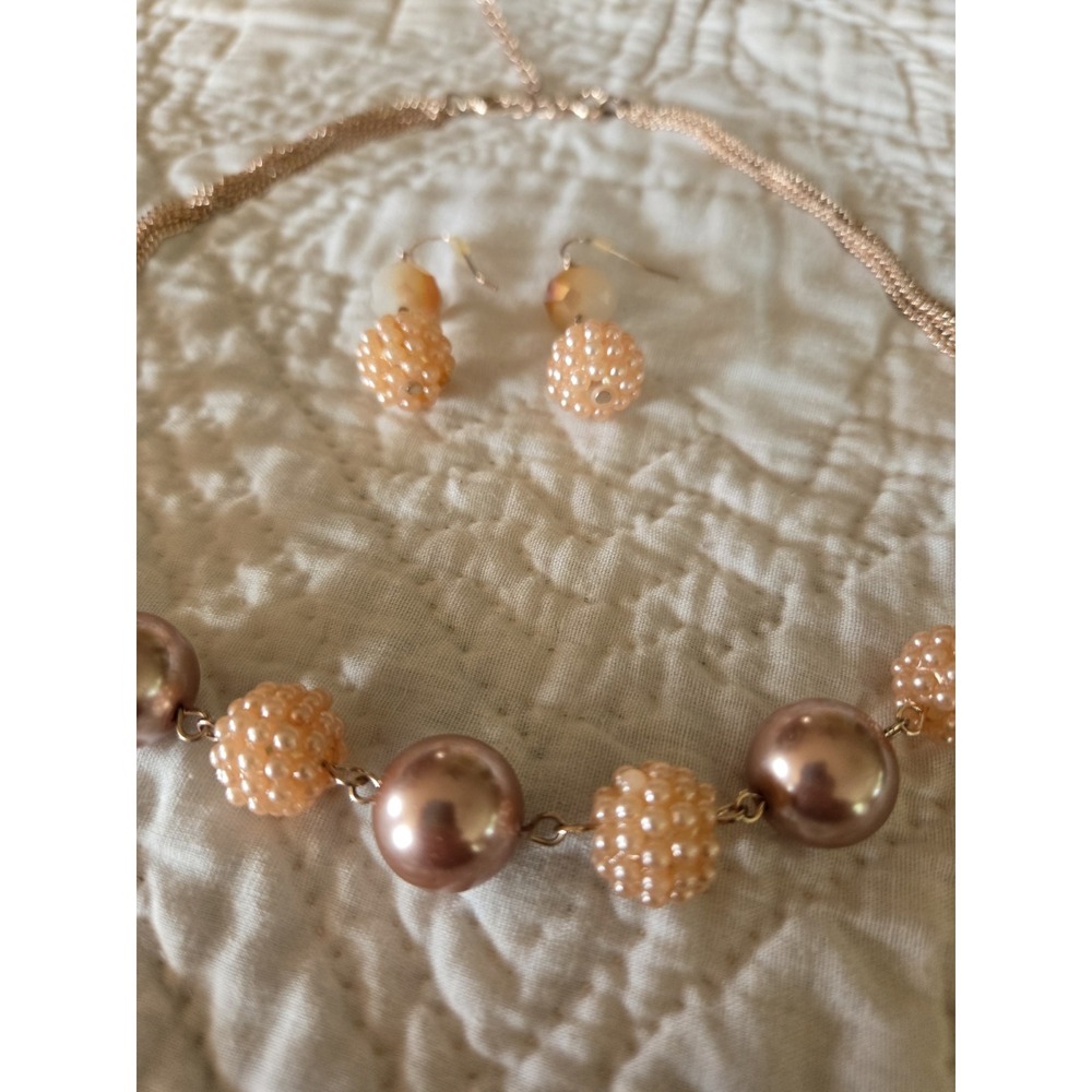 RMN Faux Pearl Station Necklace  & Earrings Faceted Beads Peach Tones Roman EUC